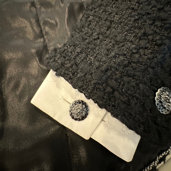 BLACK CHANEL JACKET - Picture 7 of 10